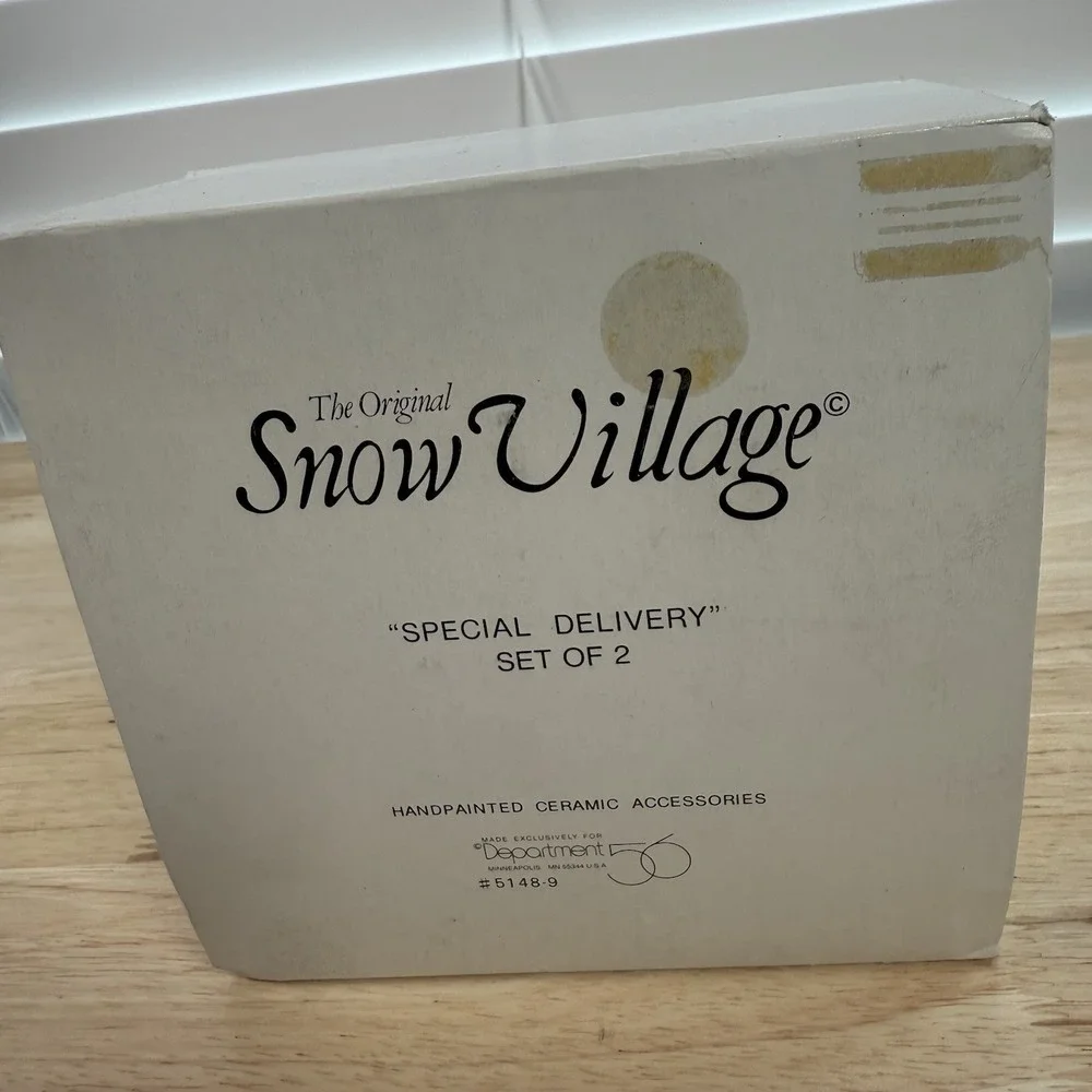 Department 56 Original‎ Snow Village Special Delivery Set of 2 #51977 W/Box